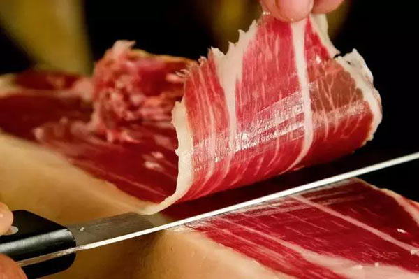 你见过切一条火腿，就挣2.8万的厨师吗