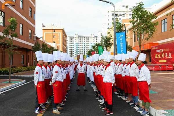 【开学季】学厨师就到云南新东方