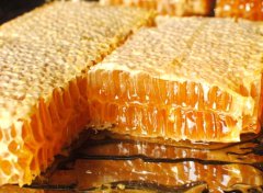 蜂蜜是一种很常见的食材，你都知道蜂蜜有是什么作用与功效吗？