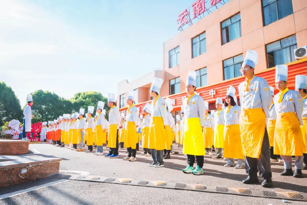 学厨师上手快：就业学，创业学，感兴趣的也能学！